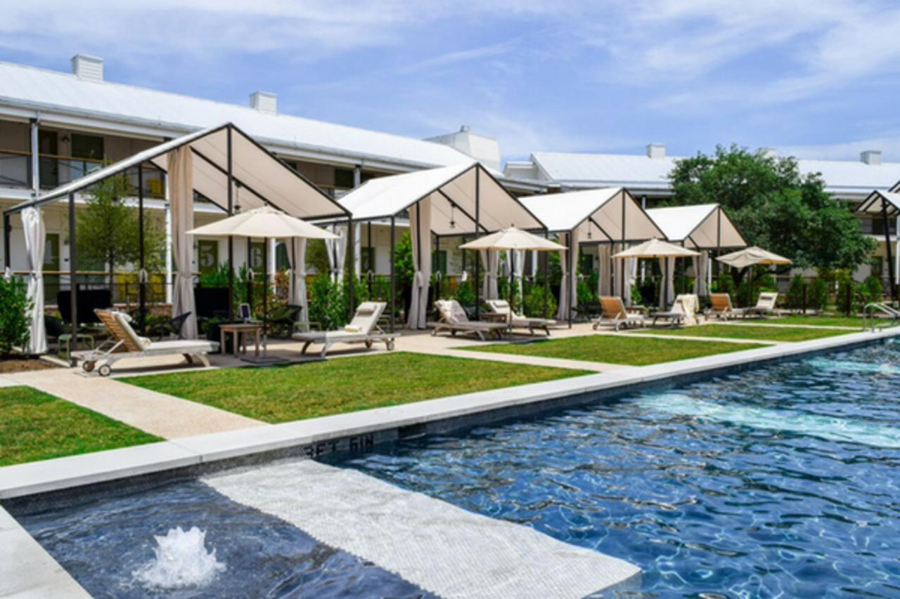 Cavalry Court, By Valencia Hotel Collection College Station Exteriér fotografie
