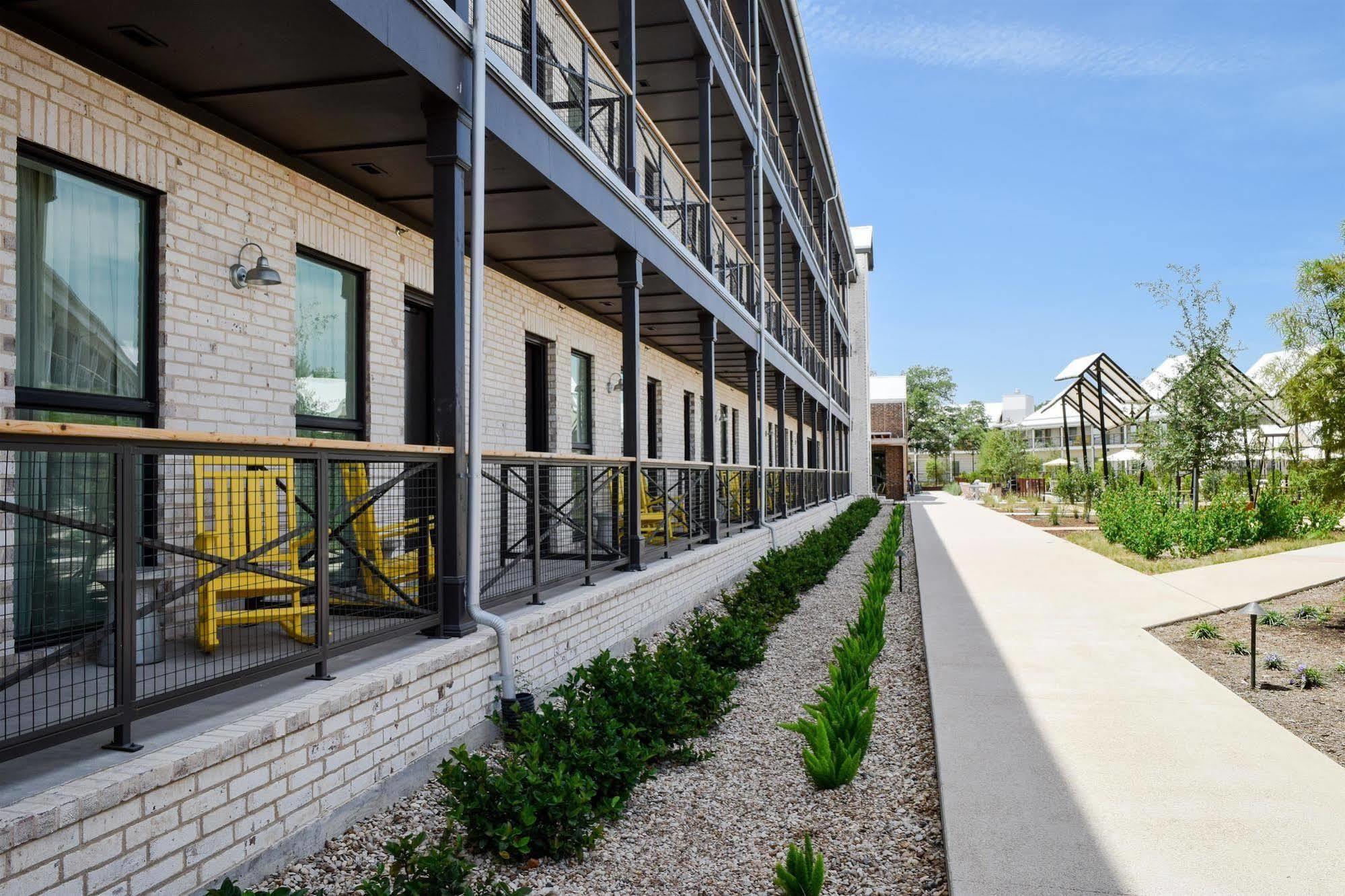 Cavalry Court, By Valencia Hotel Collection College Station Exteriér fotografie
